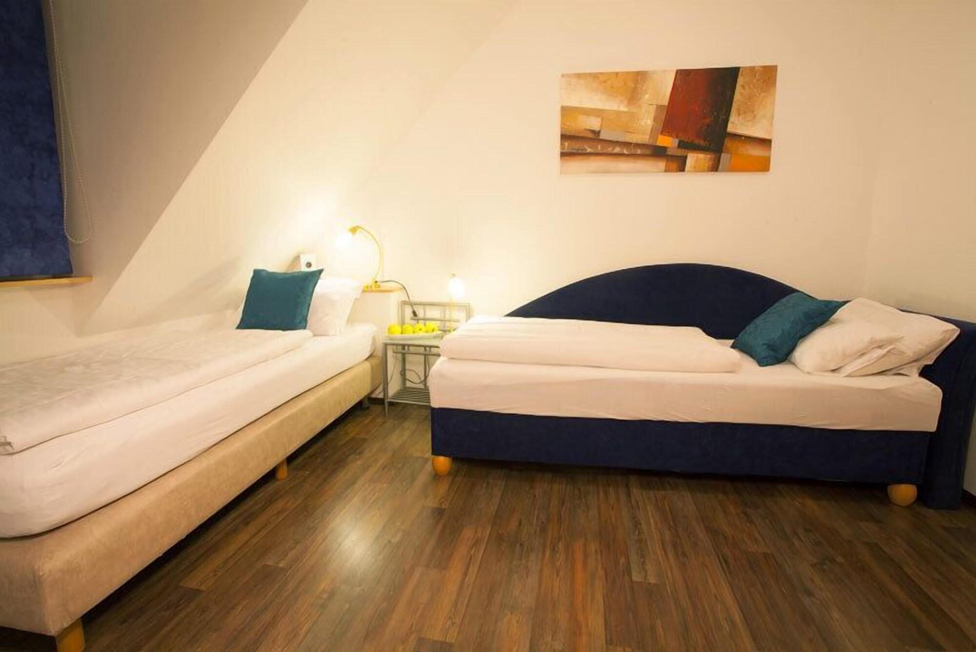 เซนโทร โฮเต็ล อาร์คาเดีย Hotel โคโลญ ภายนอก รูปภาพ